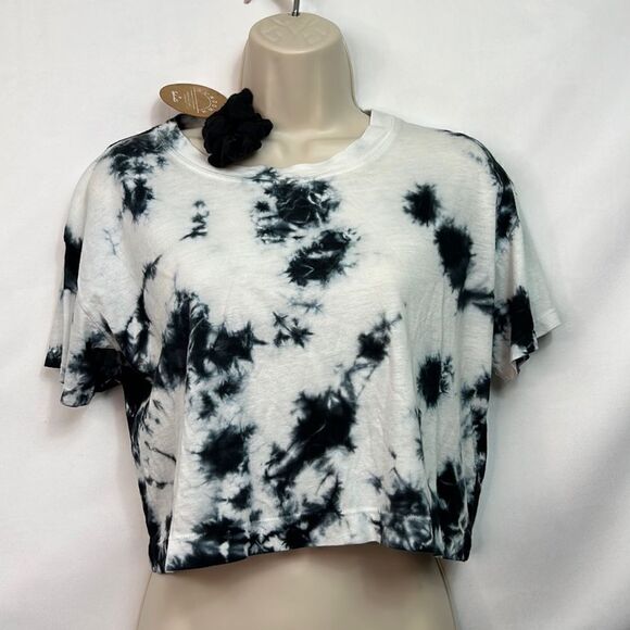 Splendid Tie dye black and white cropped t shirt with scrunchie NWT size medium - Picture 3 of 14